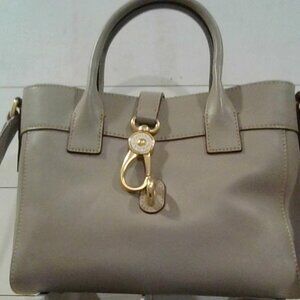 🤍Dooney & Bourke Amelie Tote in grey color🤍